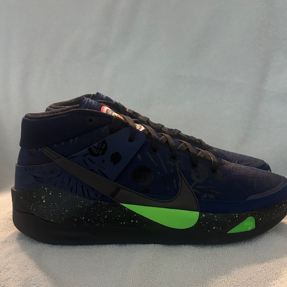 Nike KD 13 Planet OF Hoops. Size 10.5  color midnight blue.